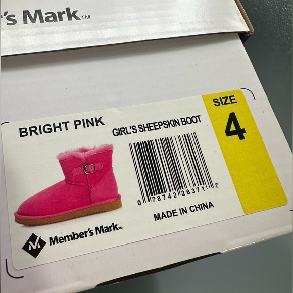 NIB Member's Mark Short Sheepskin Buckle Boots Girl's Size 4 Pink - Picture 12 of 12